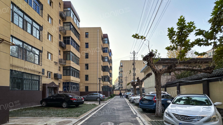 西安市长安区青年北街信用联社小区外景图