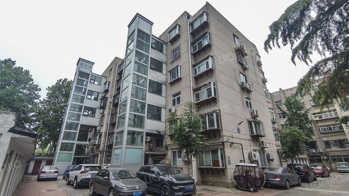 山大老校第三宿舍外景图