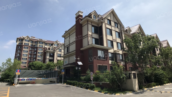 中加生态城示范区班芙小镇枫博园外景图