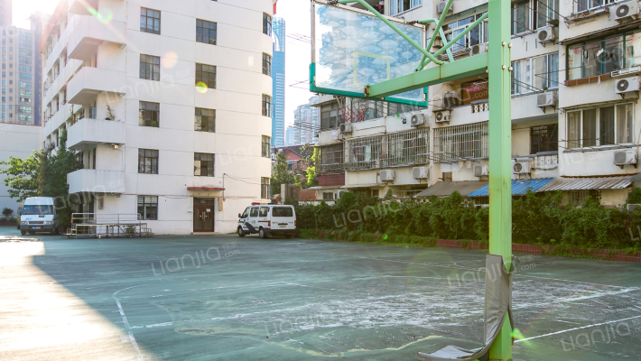 斜土路486弄外景图