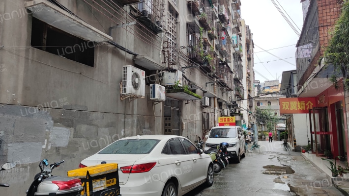 西大街111号外景图