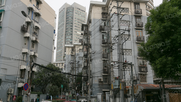 车站东巷外景图