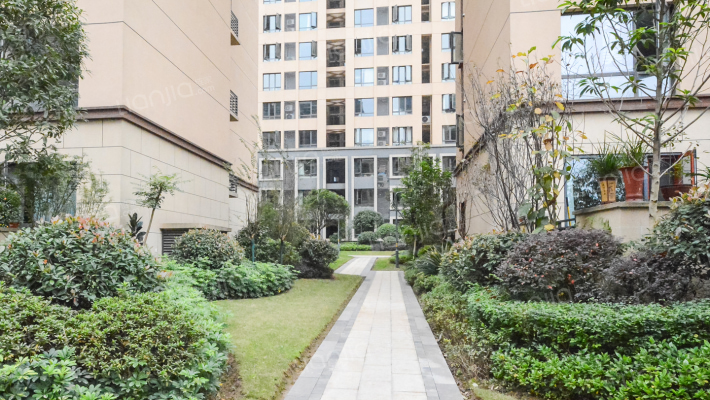 融汇半岛观江外景图