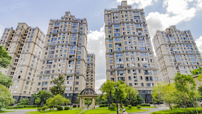 姚江上上城外景图