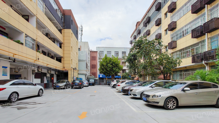 俱乐部小区外景图