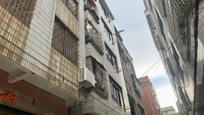 城东北外景图