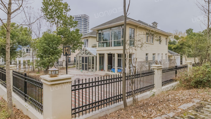 元一高尔夫别墅3期外景图