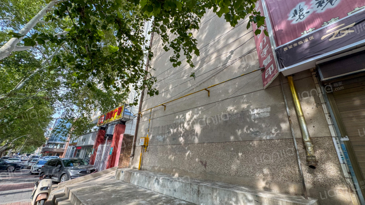 中行住宅楼外景图