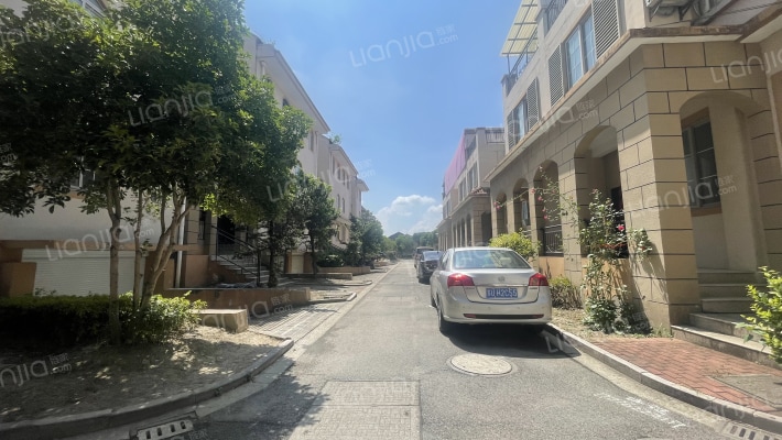 水岸府邸外景图