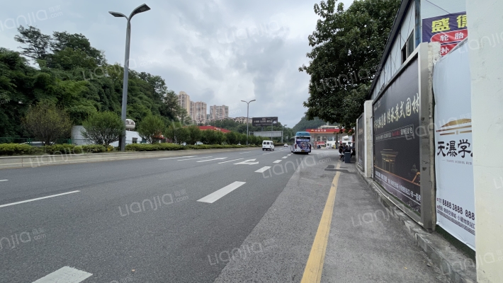 翡翠山谷外景图