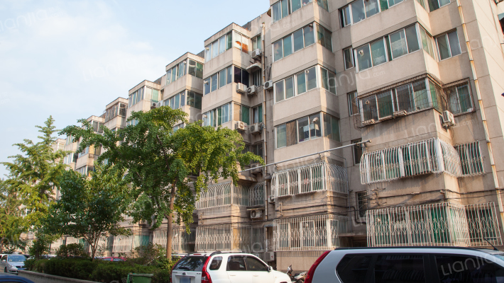 燕子山小区西区外景图