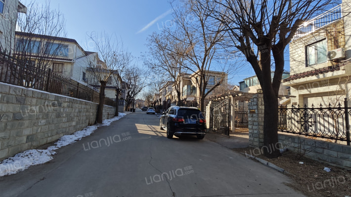 西山花园别墅外景图