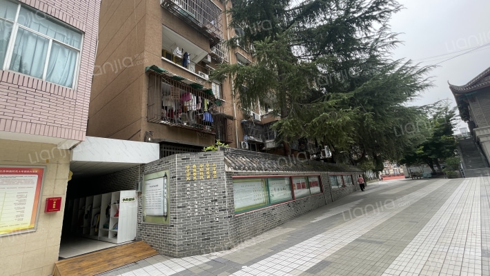 华阳实验小学外景图