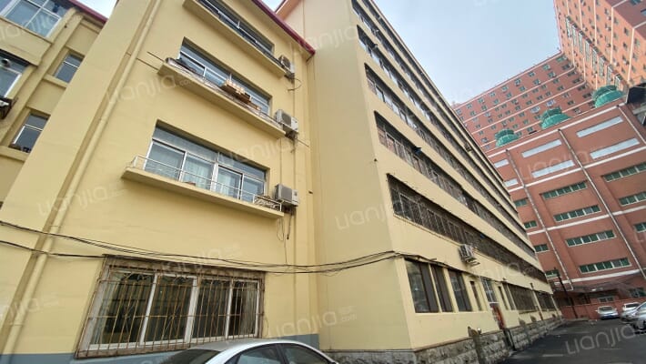 东油家属楼外景图