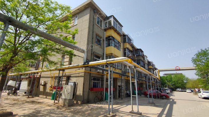 新兴西里外景图