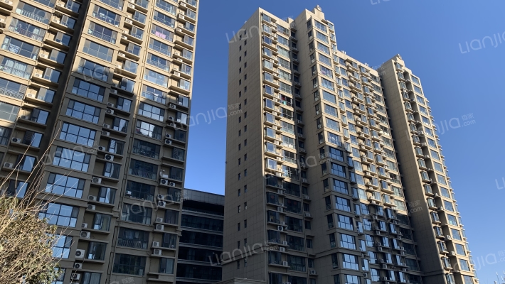 华宁春天外景图