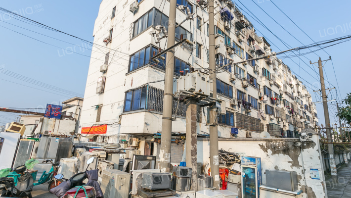 向阳桥沿河外景图