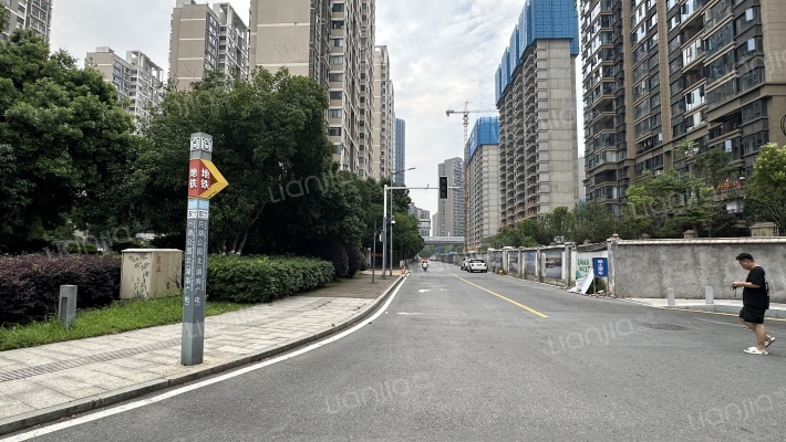 归心·苑外景图