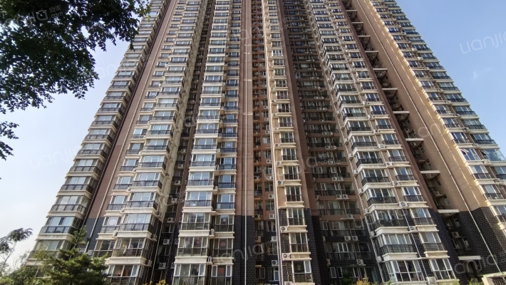 白金公寓外景图