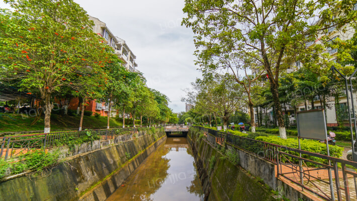 阳光山水外景图