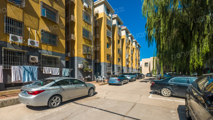 新兴小区外景图