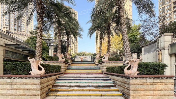 融创春晖十里阅峰庭外景图