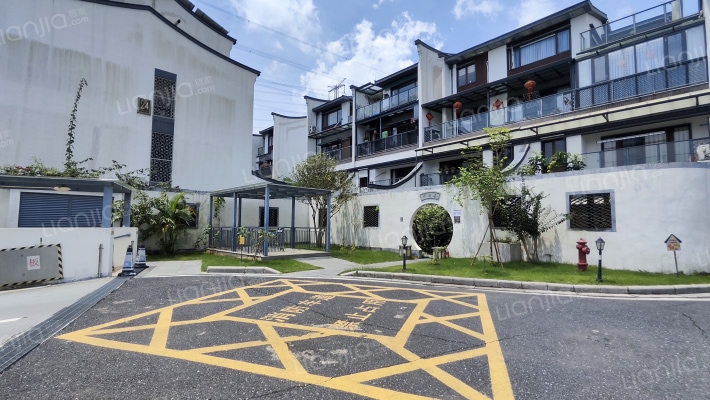 保利小楼大院外景图