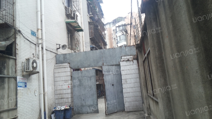 桃蹊路47号院外景图