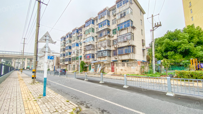 公路局宿舍外景图