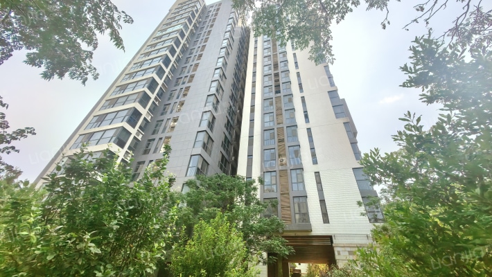 峰景鉴筑外景图