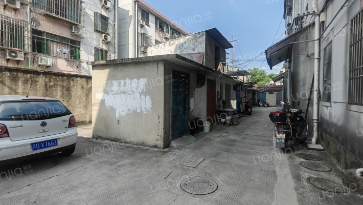 学校路44号外景图