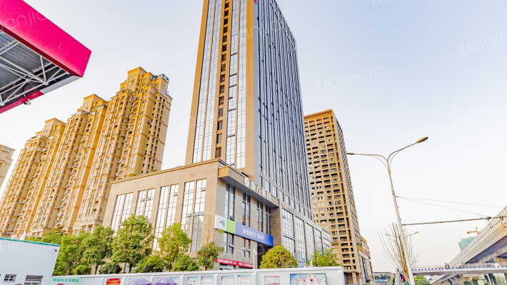 聚龙大厦外景图