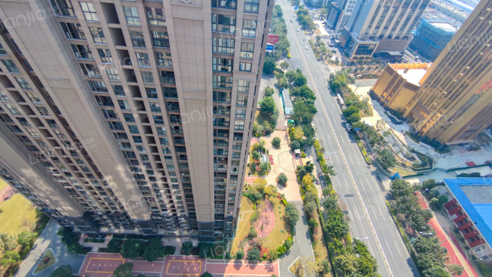 金辉光明城外景图