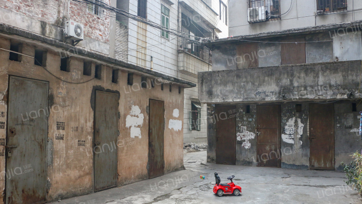 三河教师楼外景图