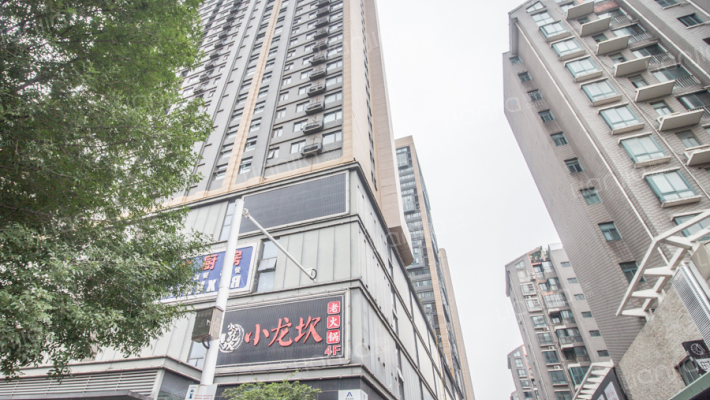 建业置地广场外景图