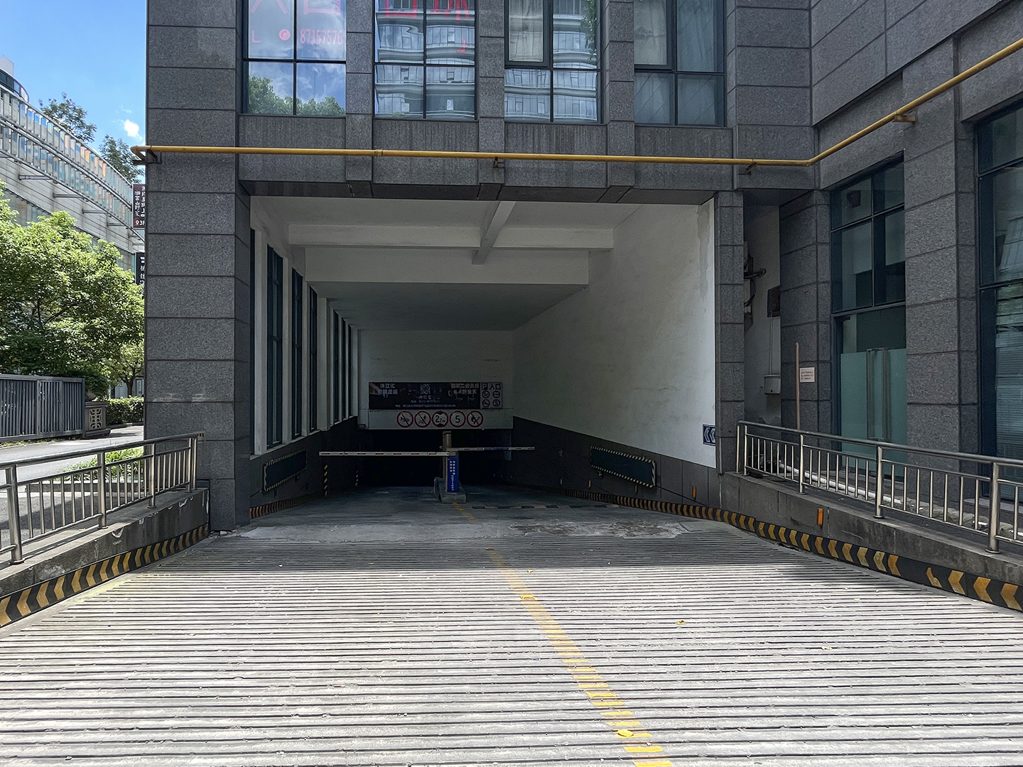 东和时代小区实景 10