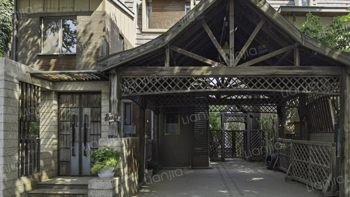 龙湾别墅外景图