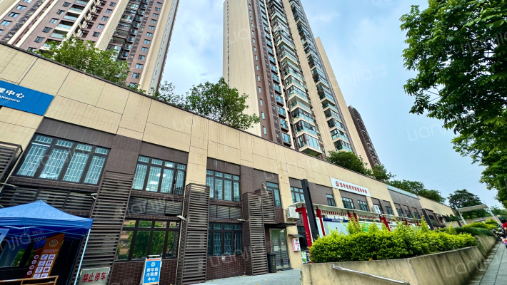 路劲天隽峰外景图