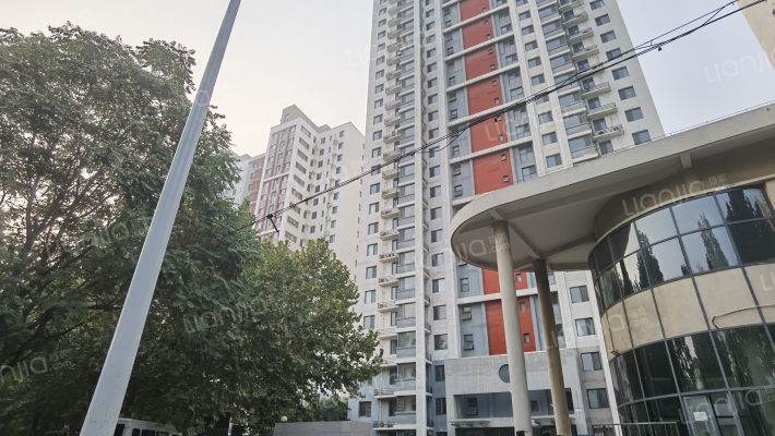 颐佳小区外景图