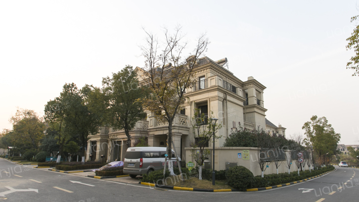 绿地美湖外景图