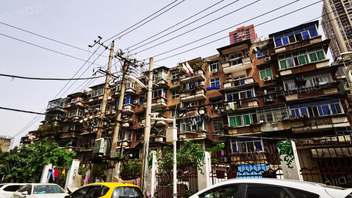 石油宿舍外景图