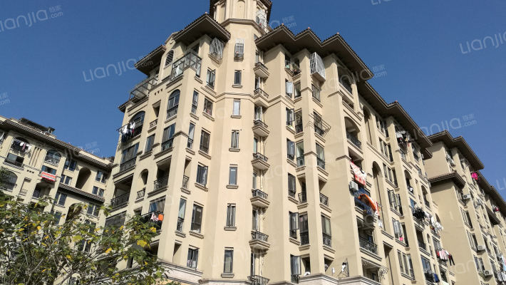 蒙卡岸外景图
