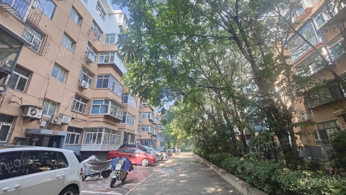 河北医科大学学生公寓外景图