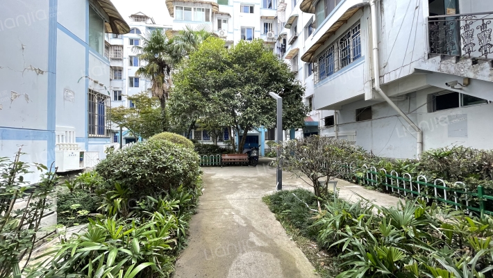 中天花园樱花园外景图