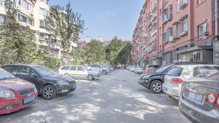 芳群园四区外景图