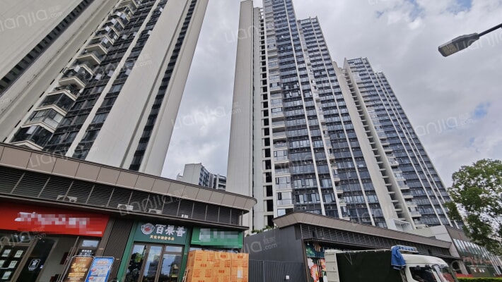 越秀·天悦云湖外景图