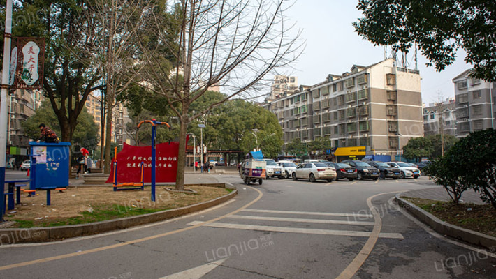 兴联母山小区外景图