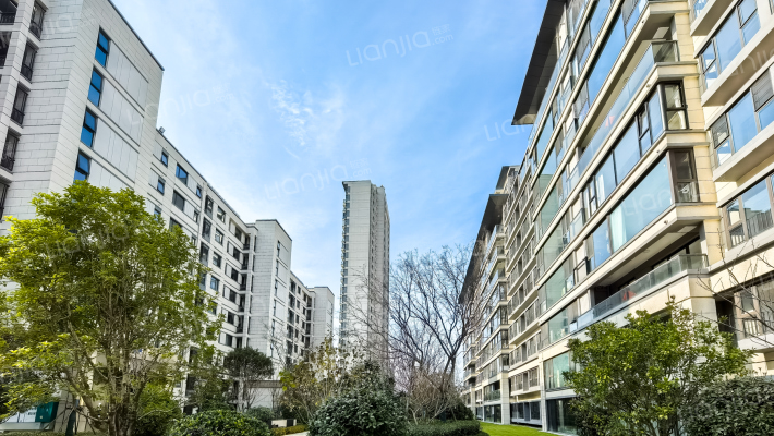 美的爱情云筑外景图