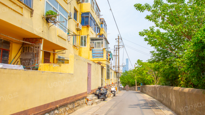 车站西一村外景图