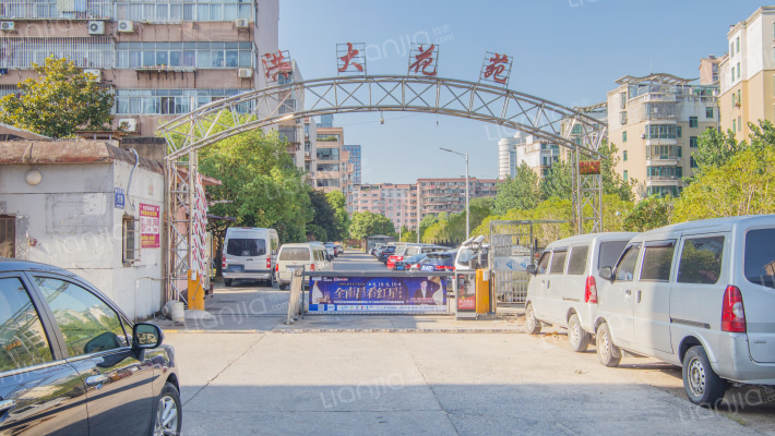 洪大花苑外景图